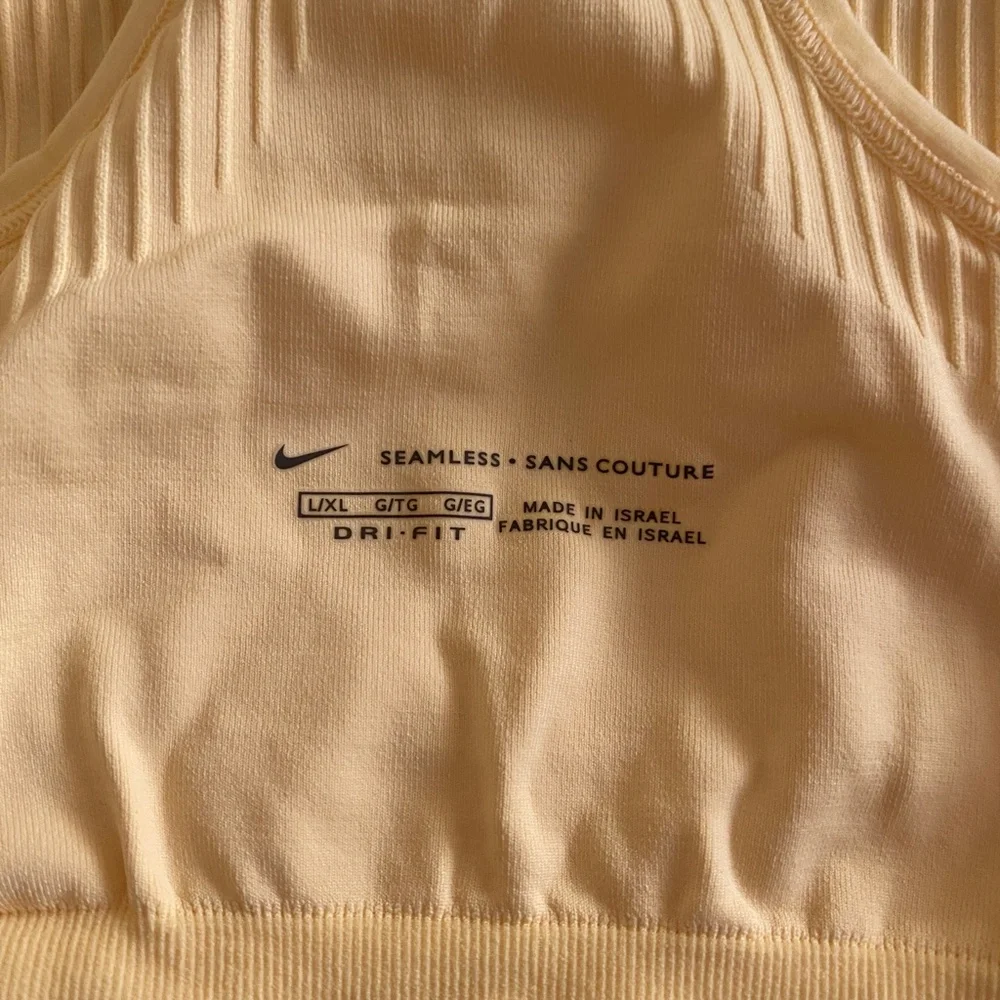 Nike Dry Fit Yellow Ribbed Tank Top NWT Shelf Bra